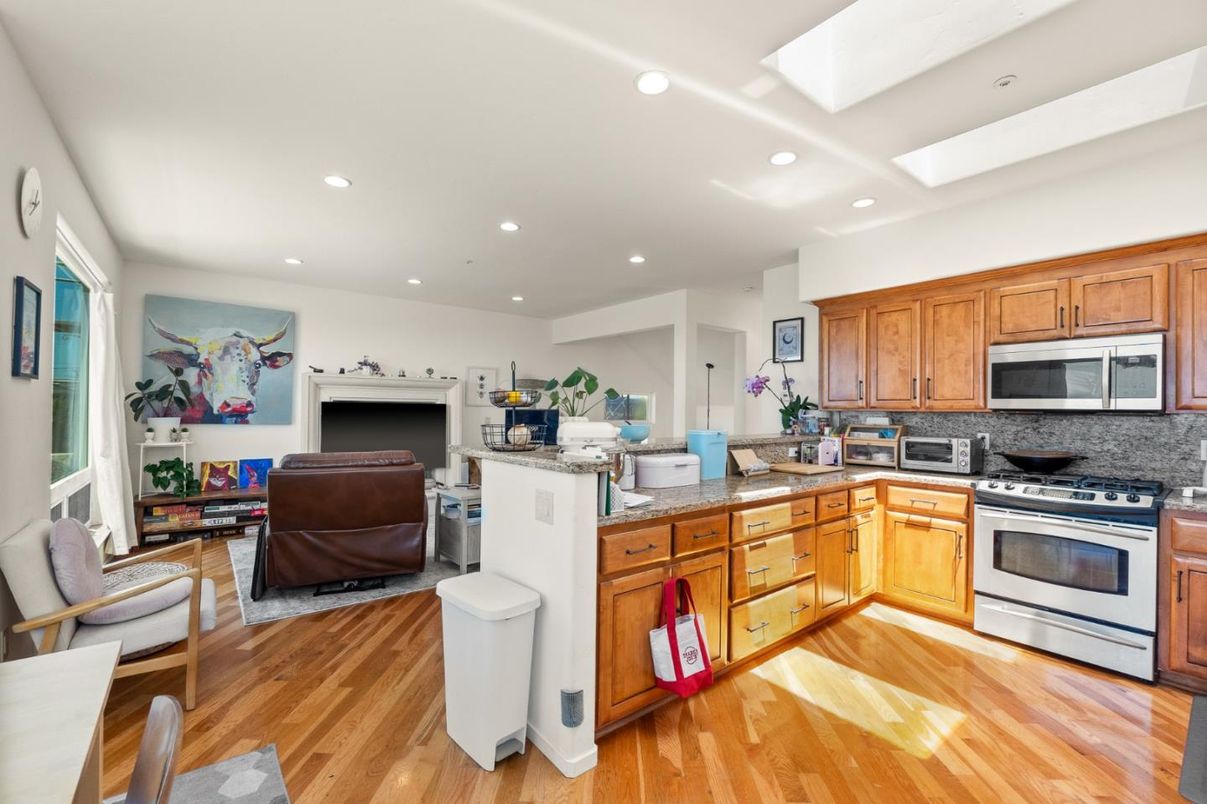 Interior, Kitchen, Living room, Recessed Lighting, Wood Texture Flooring