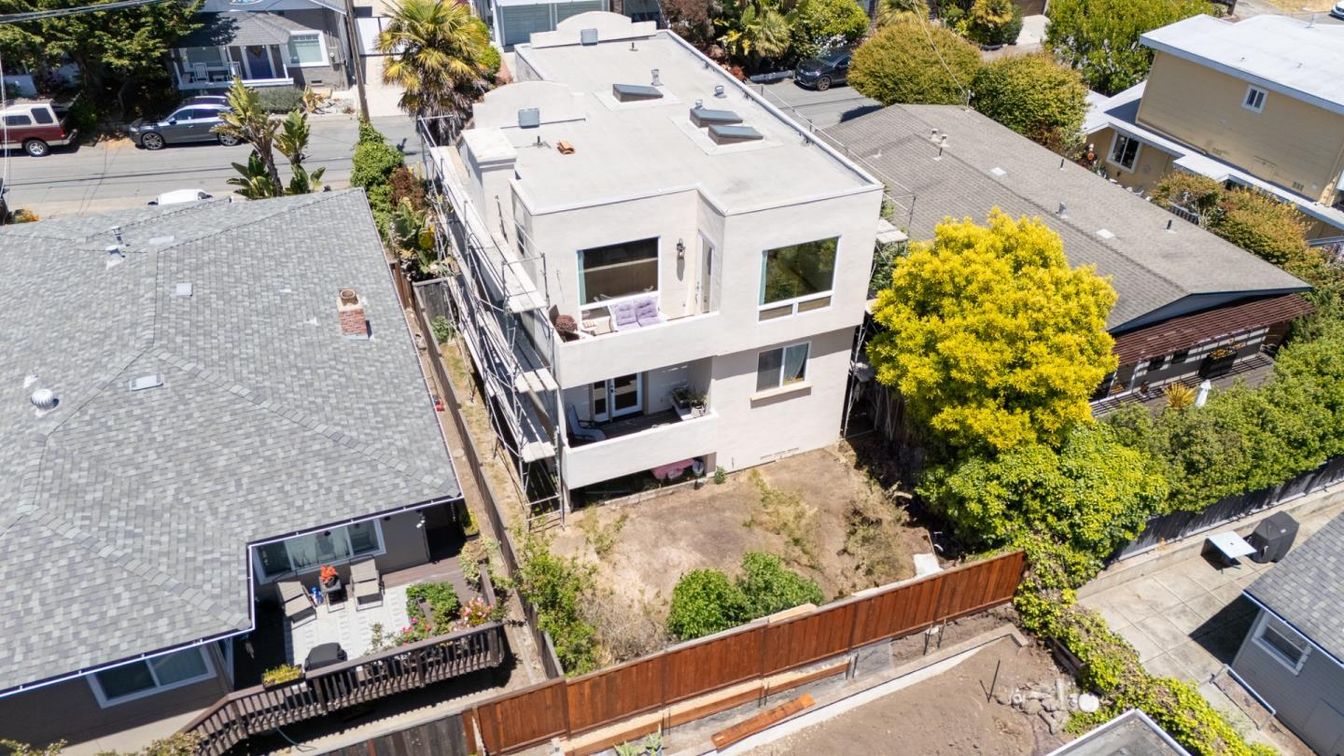 Exterior, Drone