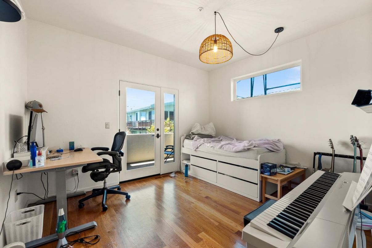 Bedroom, Home Office, Interior, Pendant Lights, Piano, Wood Texture Flooring