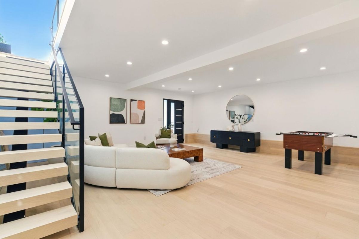 Game Room, Interior, Living room, Recessed Lighting, Wood Texture Flooring