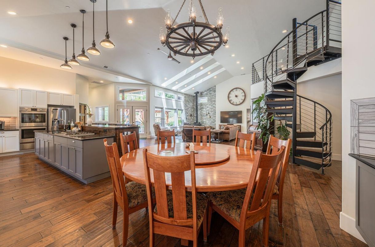 Chandelier, Dining room, Interior, Kitchen, Pendant Lights, Recessed Lighting, Stainless Steel Appliances, Wood Texture Flooring