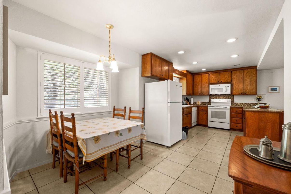 Dining room, Interior, Kitchen, Pendant Lights, Recessed Lighting