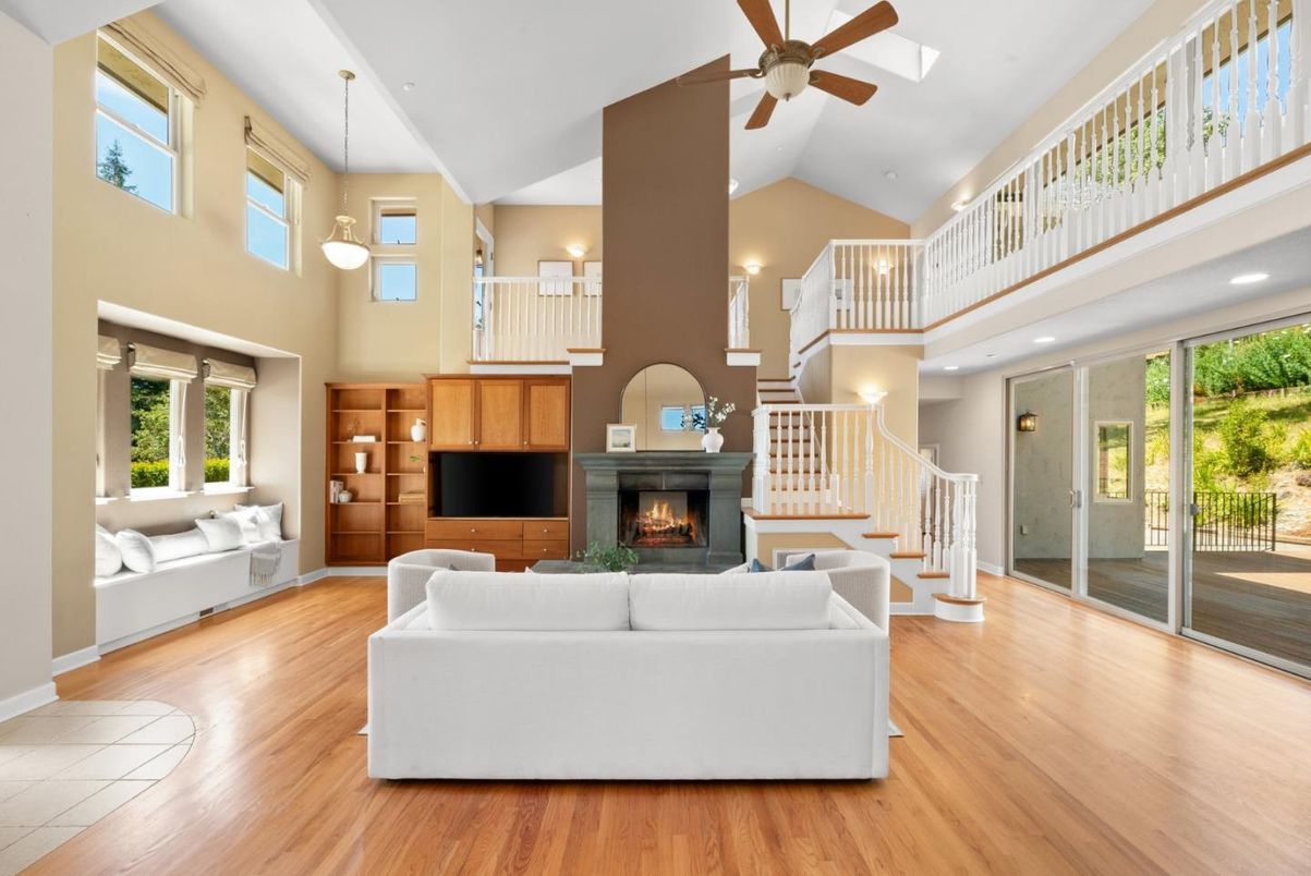Fireplace, Interior, Living room, Pendant Lights, Recessed Lighting, Wood Texture Flooring