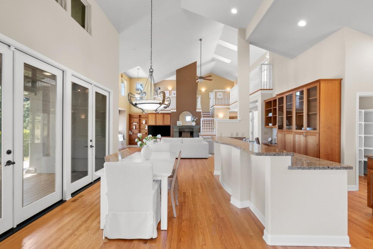 Chandelier, Dining room, Interior, Kitchen, Living room, Pendant Lights, Recessed Lighting, Wood Texture Flooring