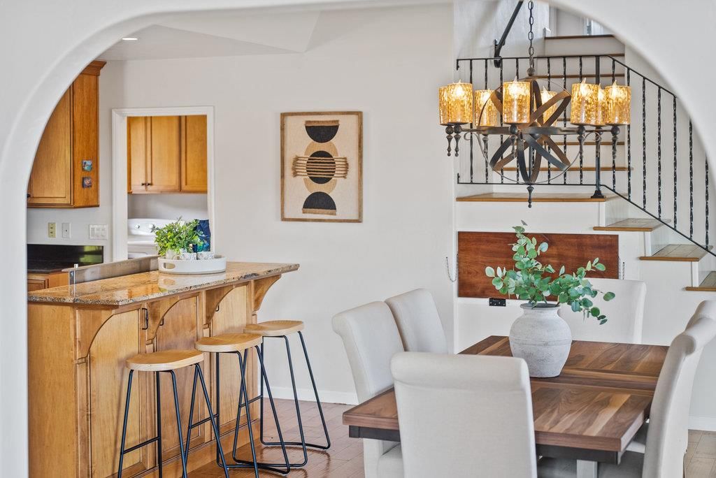 Chandelier, Dining room, Interior, Kitchen, Pendant Lights