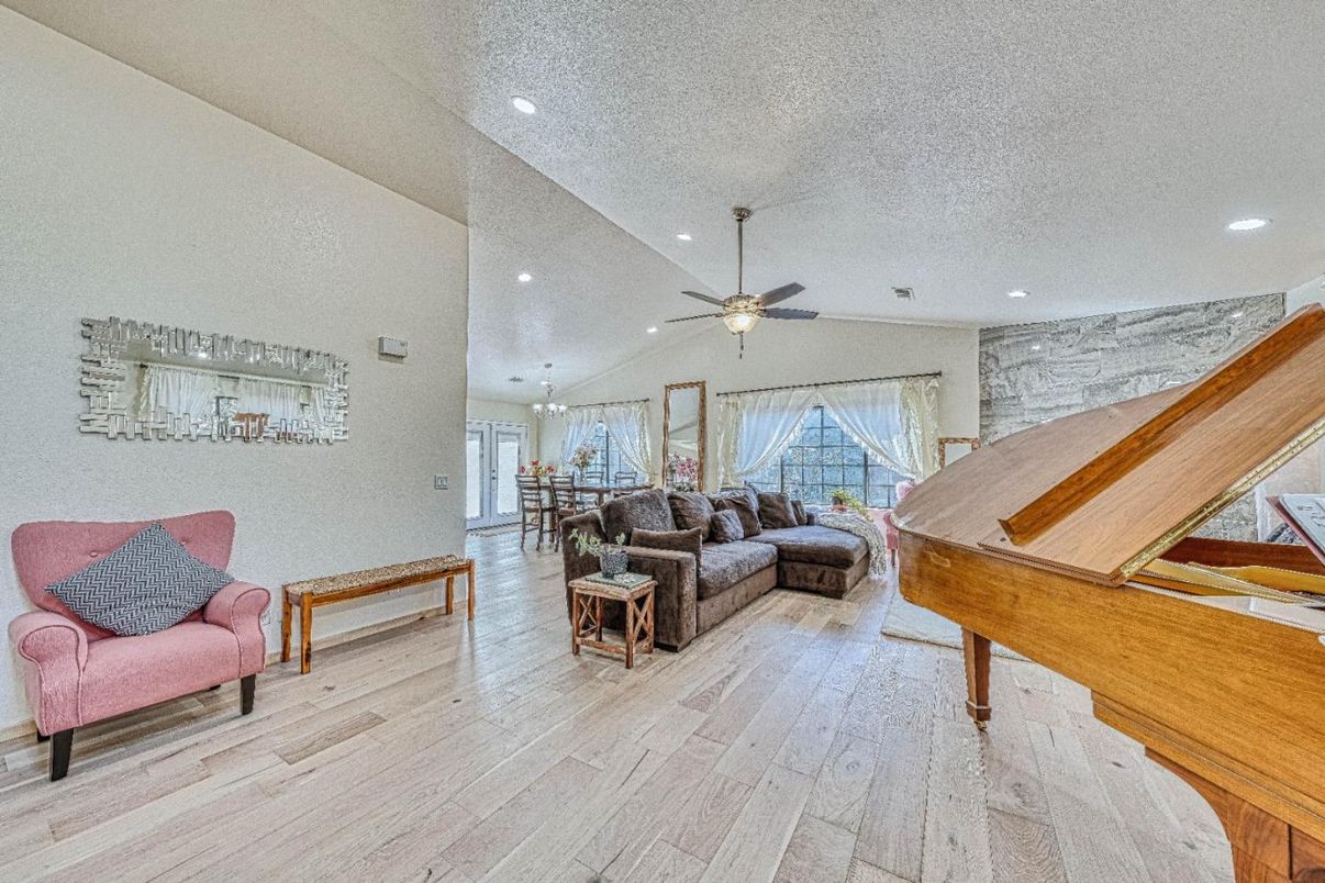 Dining room, Interior, Living room, Piano, Recessed Lighting, Wood Texture Flooring