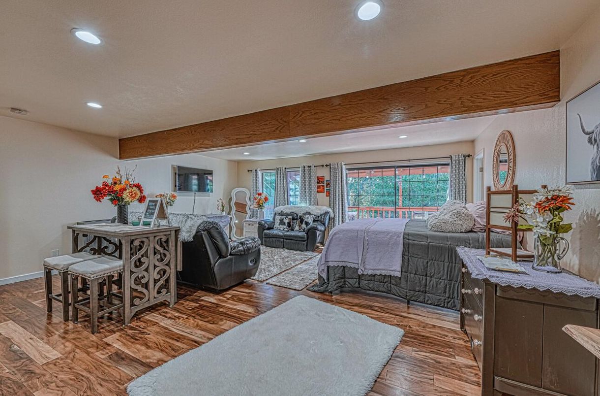 Interior, Living room, Recessed Lighting, Wooden Beams, Wood Texture Flooring