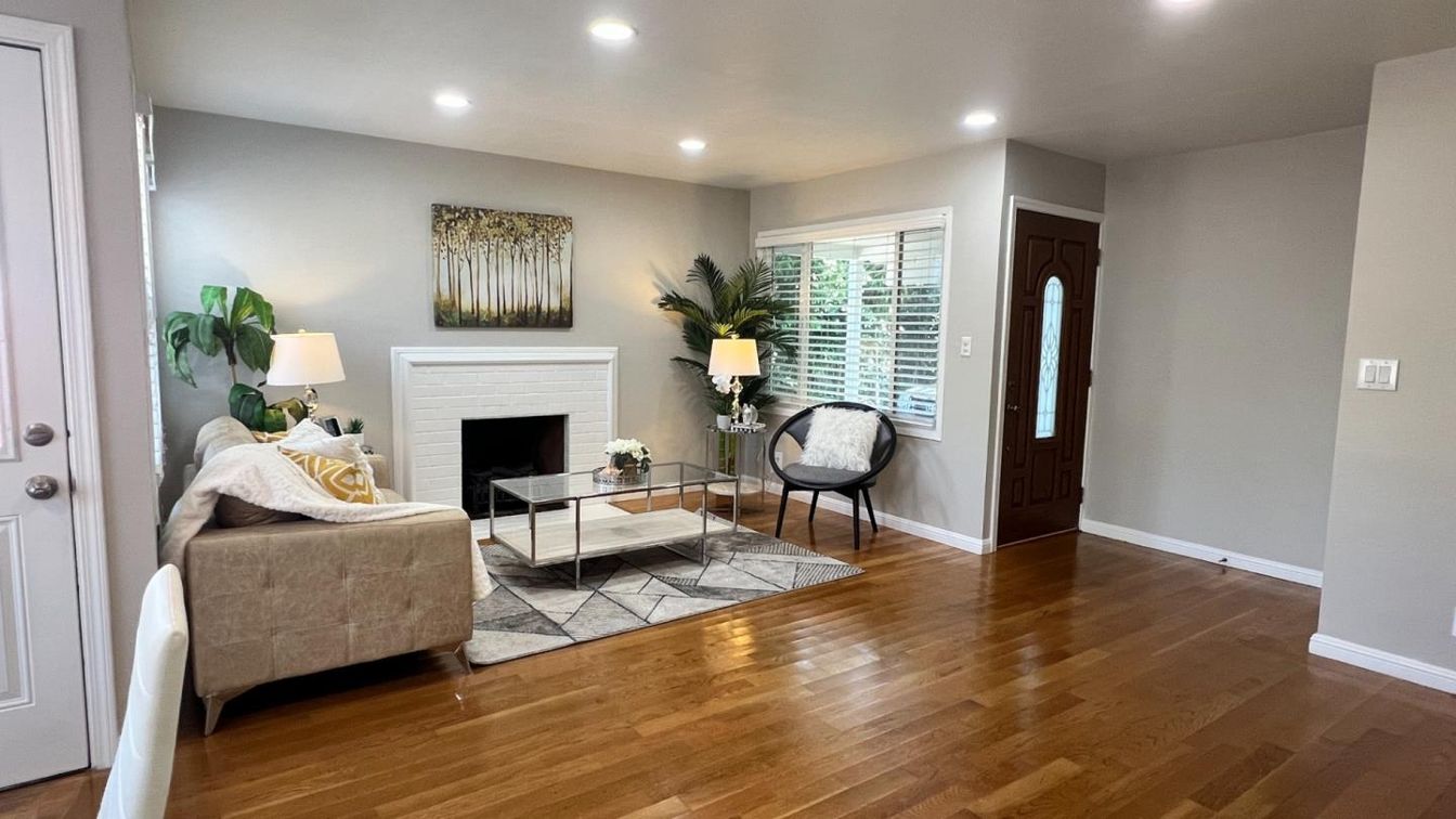 Fireplace, Interior, Living room, Recessed Lighting, Wood Texture Flooring