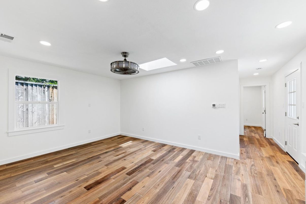 Empty room, Interior, Recessed Lighting, Wood Texture Flooring
