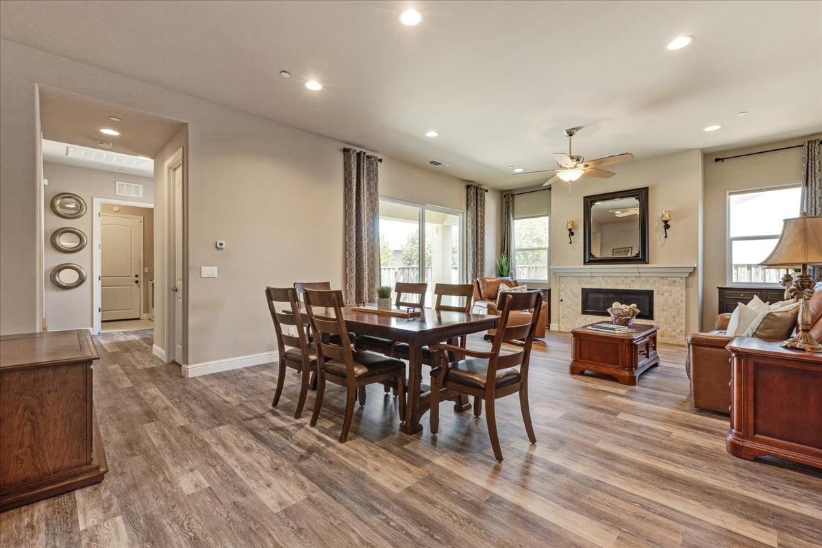 Dining room, Fireplace, Interior, Recessed Lighting, Wood Texture Flooring