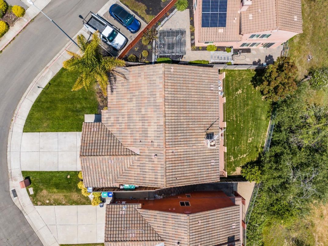 Exterior, Drone