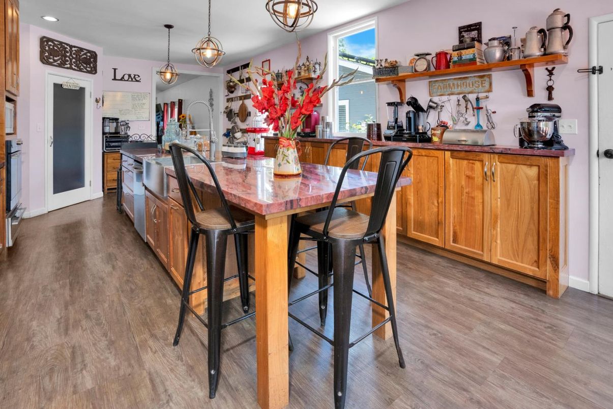 Dining room, Interior, Kitchen, Pendant Lights, Recessed Lighting, Wood Texture Flooring
