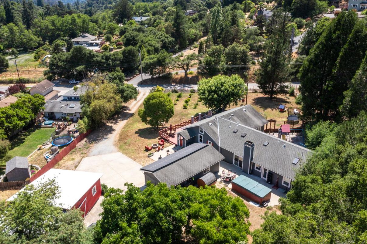 Exterior, Drone