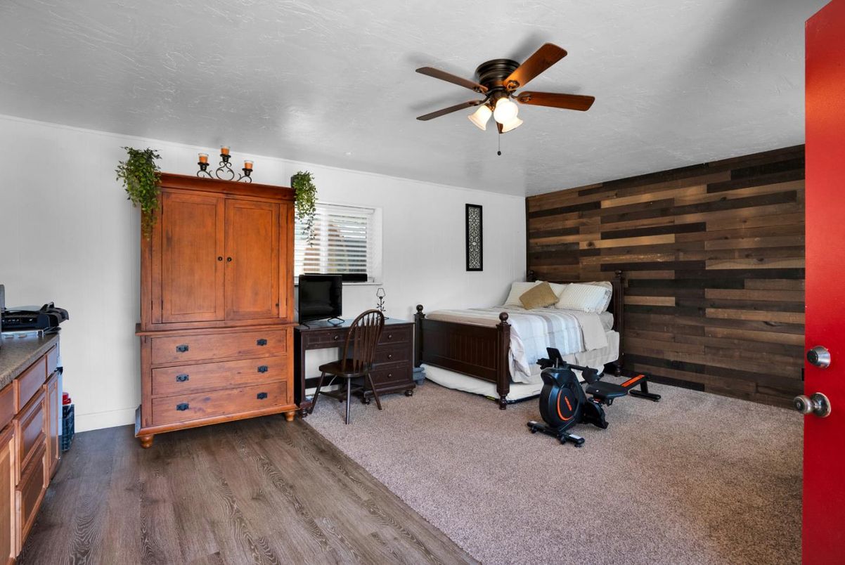 Bedroom, Home Office, Interior, Wood Texture Flooring, Wooden Walls