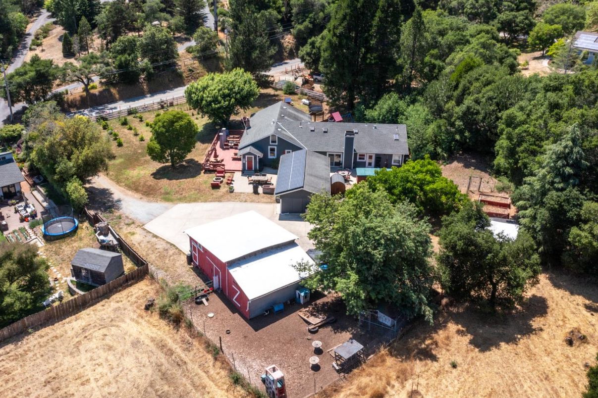 Exterior, Drone