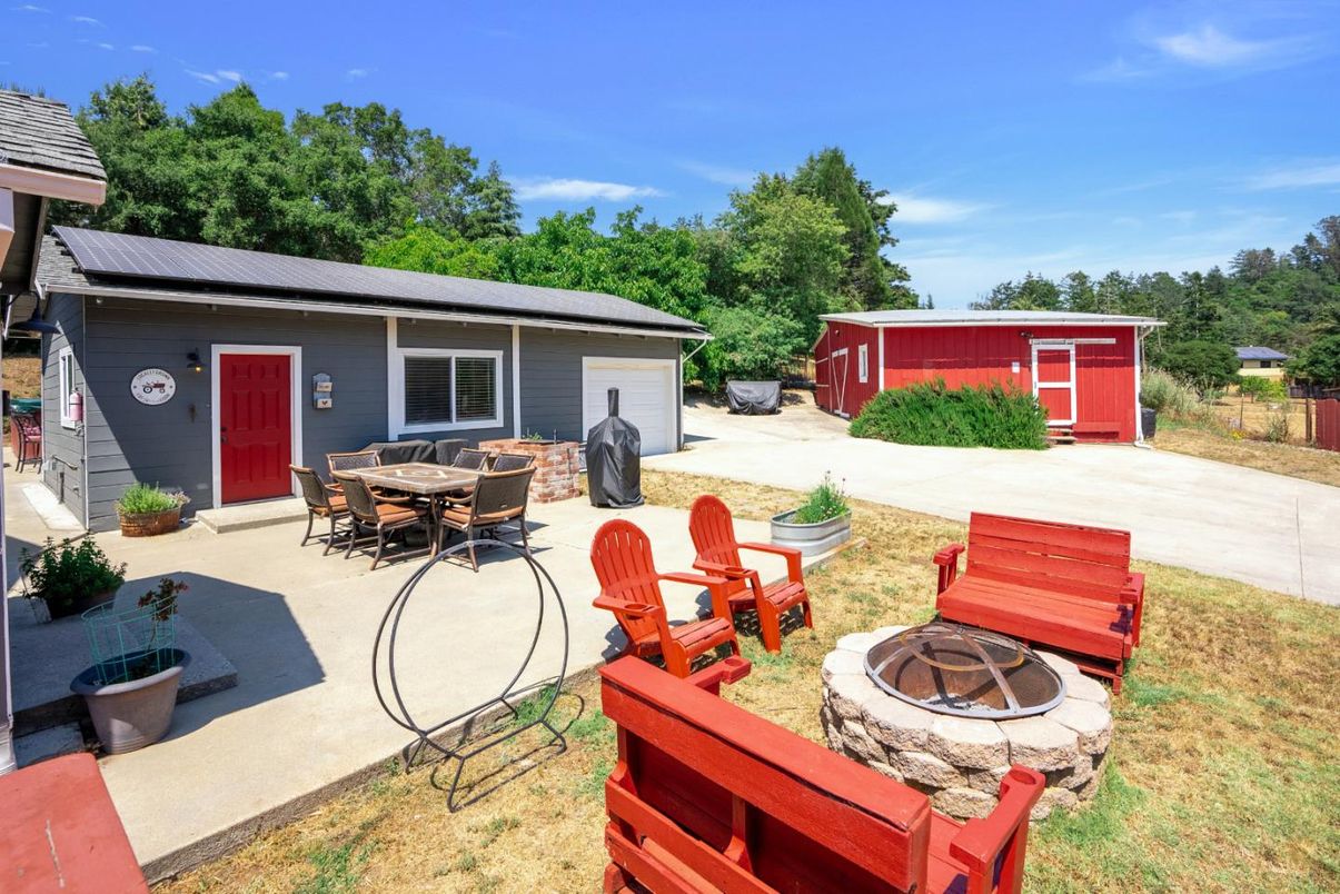 Backyard, Detached Garage, Exterior