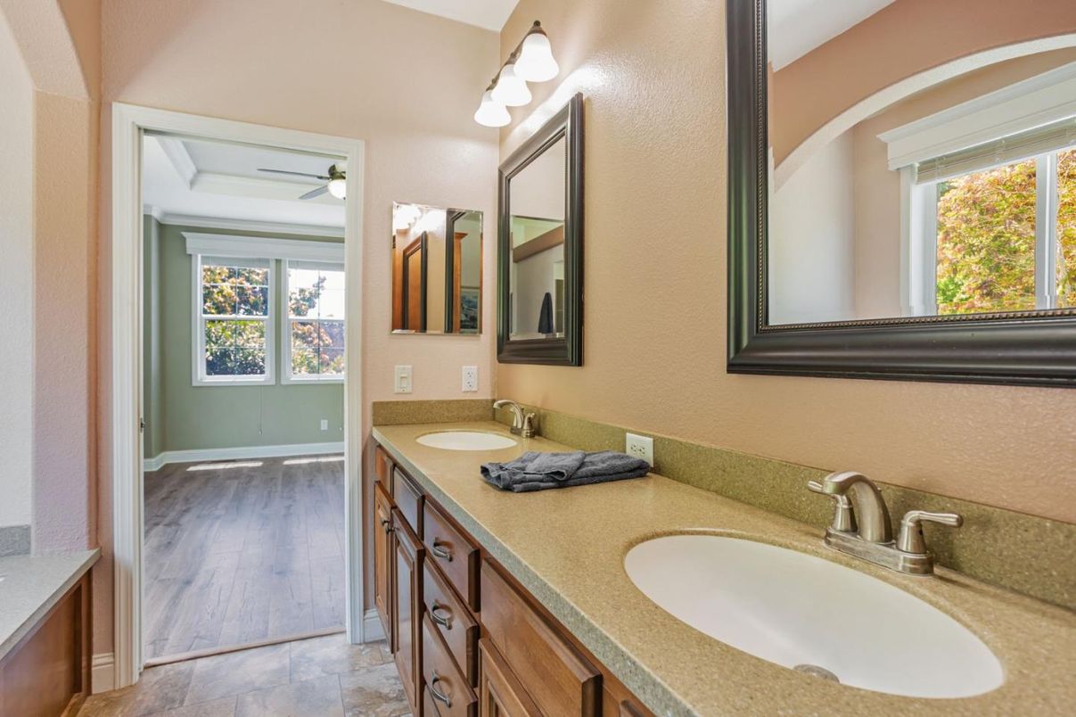 Bathroom, Dual Sink Vanities, Interior, Wood Texture Flooring
