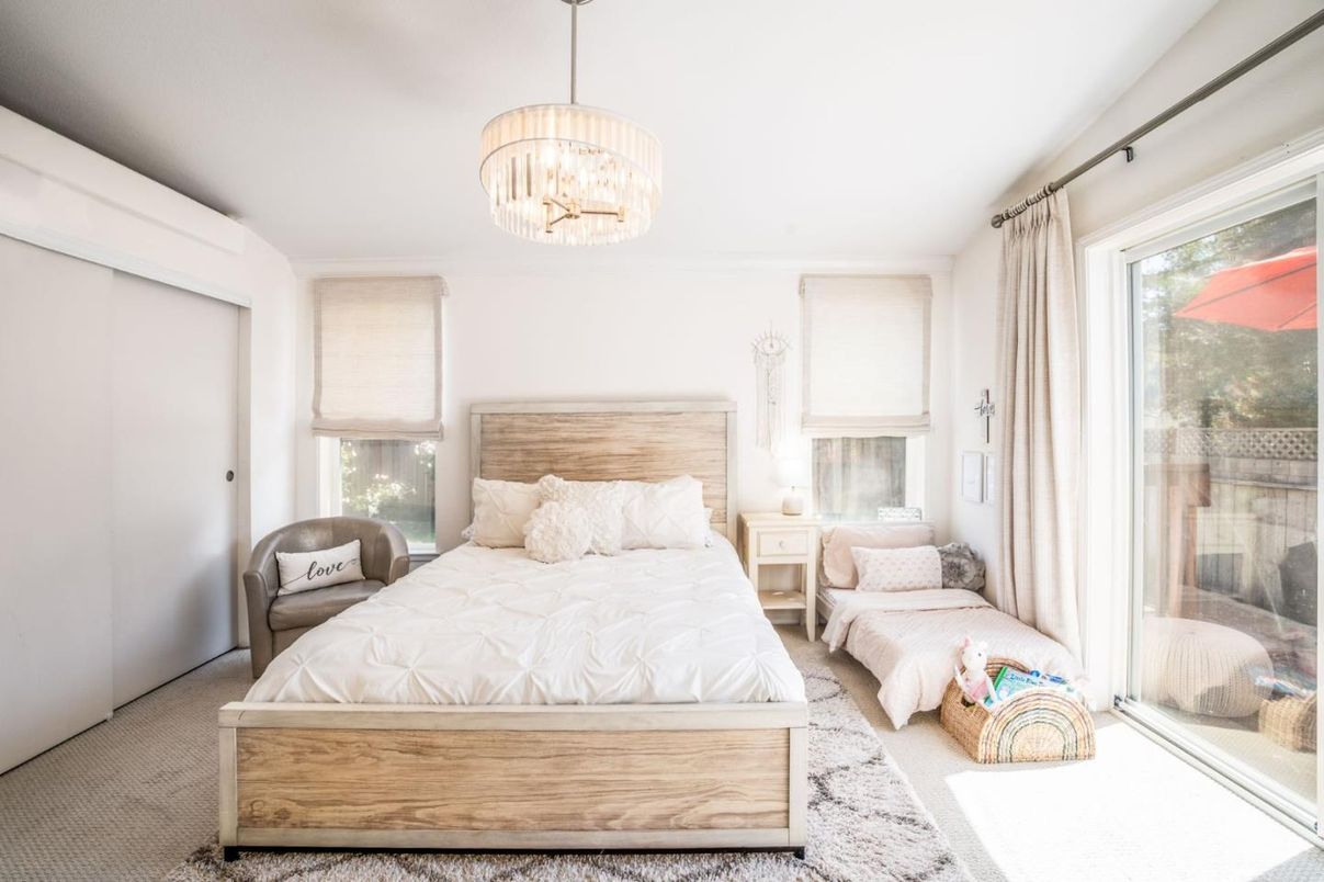 Bedroom, Chandelier, Interior, Pendant Lights
