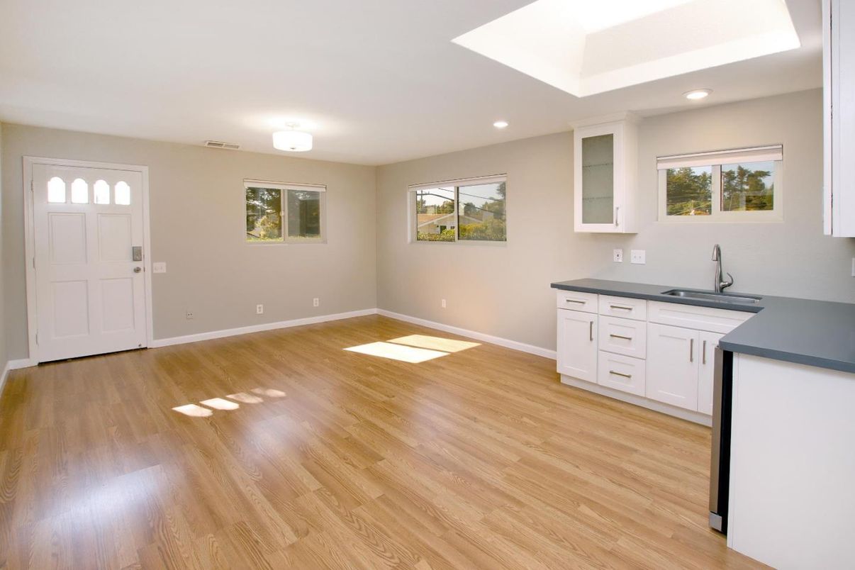 Empty room, Interior, Recessed Lighting, Wood Texture Flooring