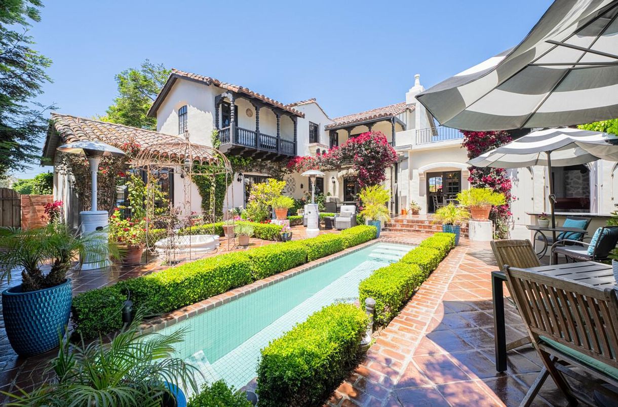 Exterior, Pool