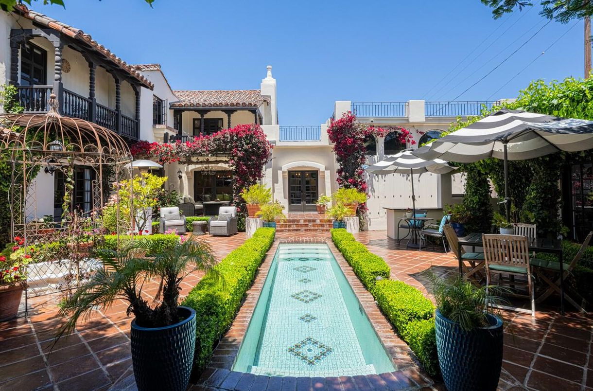 Exterior, Pool