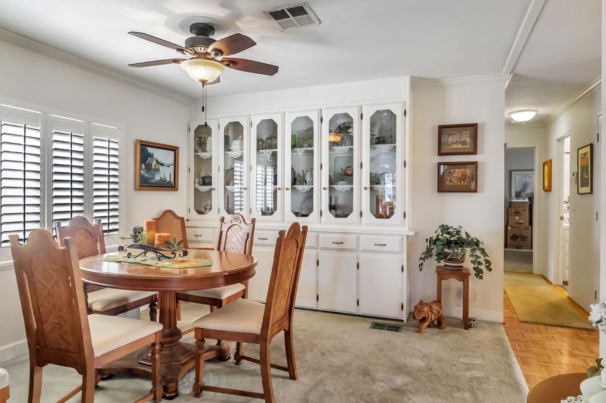 Dining room, Interior