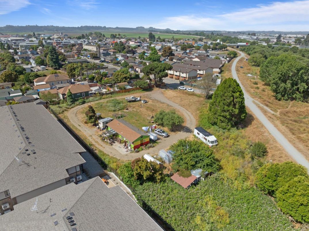 Exterior, Drone
