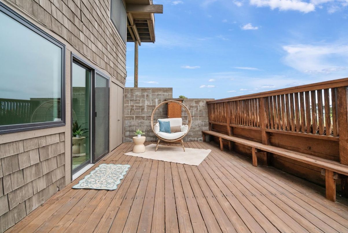 Exterior, Wood Texture Flooring