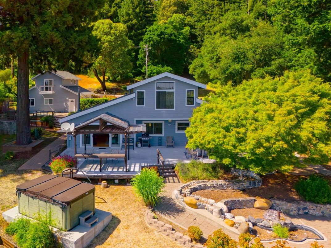 Exterior, Hot Tub