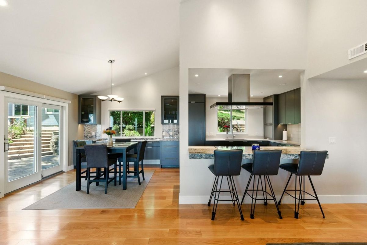 Dining room, Interior, Kitchen, Pendant Lights, Recessed Lighting, Wood Texture Flooring