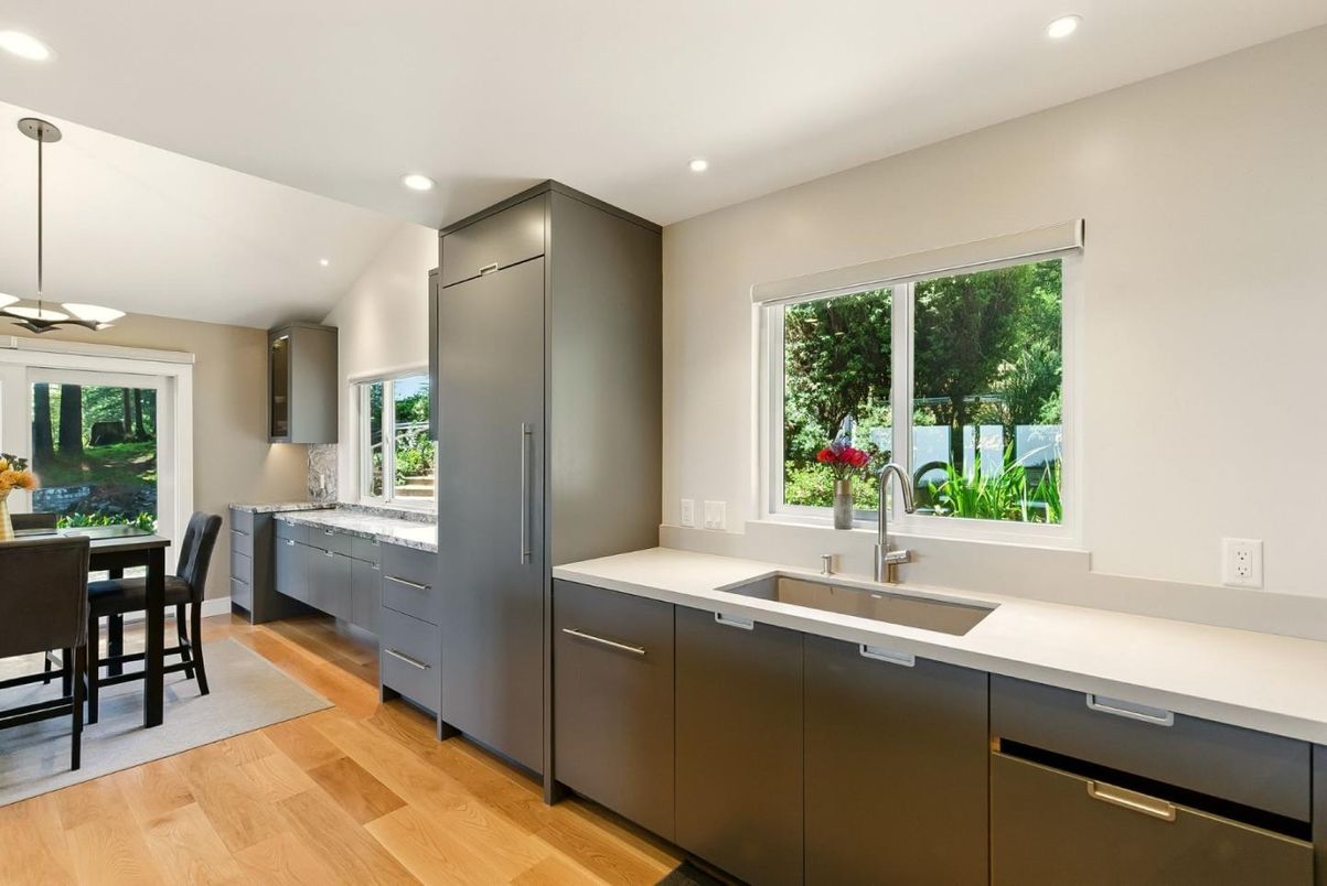Dining room, Interior, Kitchen, Pendant Lights, Recessed Lighting, Wood Texture Flooring