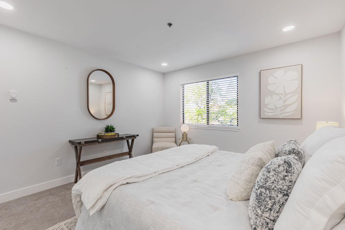 Bedroom, Interior, Recessed Lighting