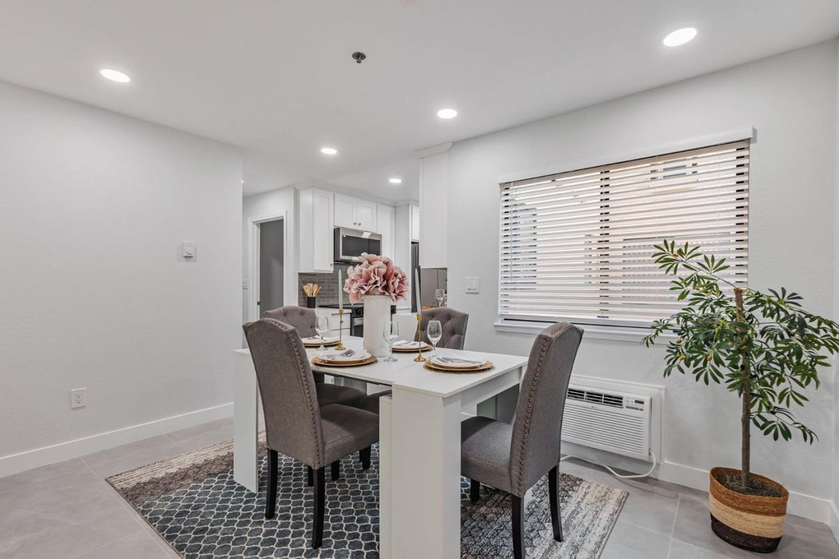 Dining room, Interior, Kitchen, Recessed Lighting
