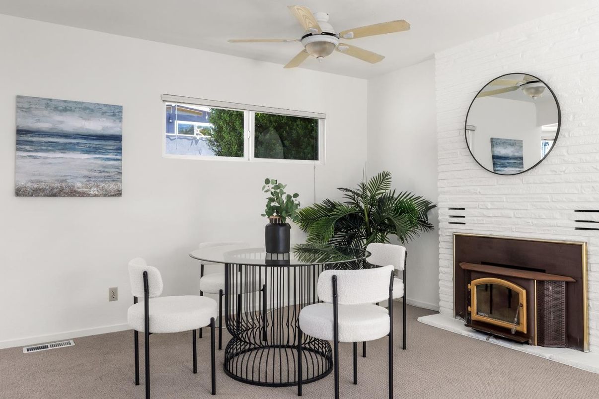 Dining room, Fireplace, Interior