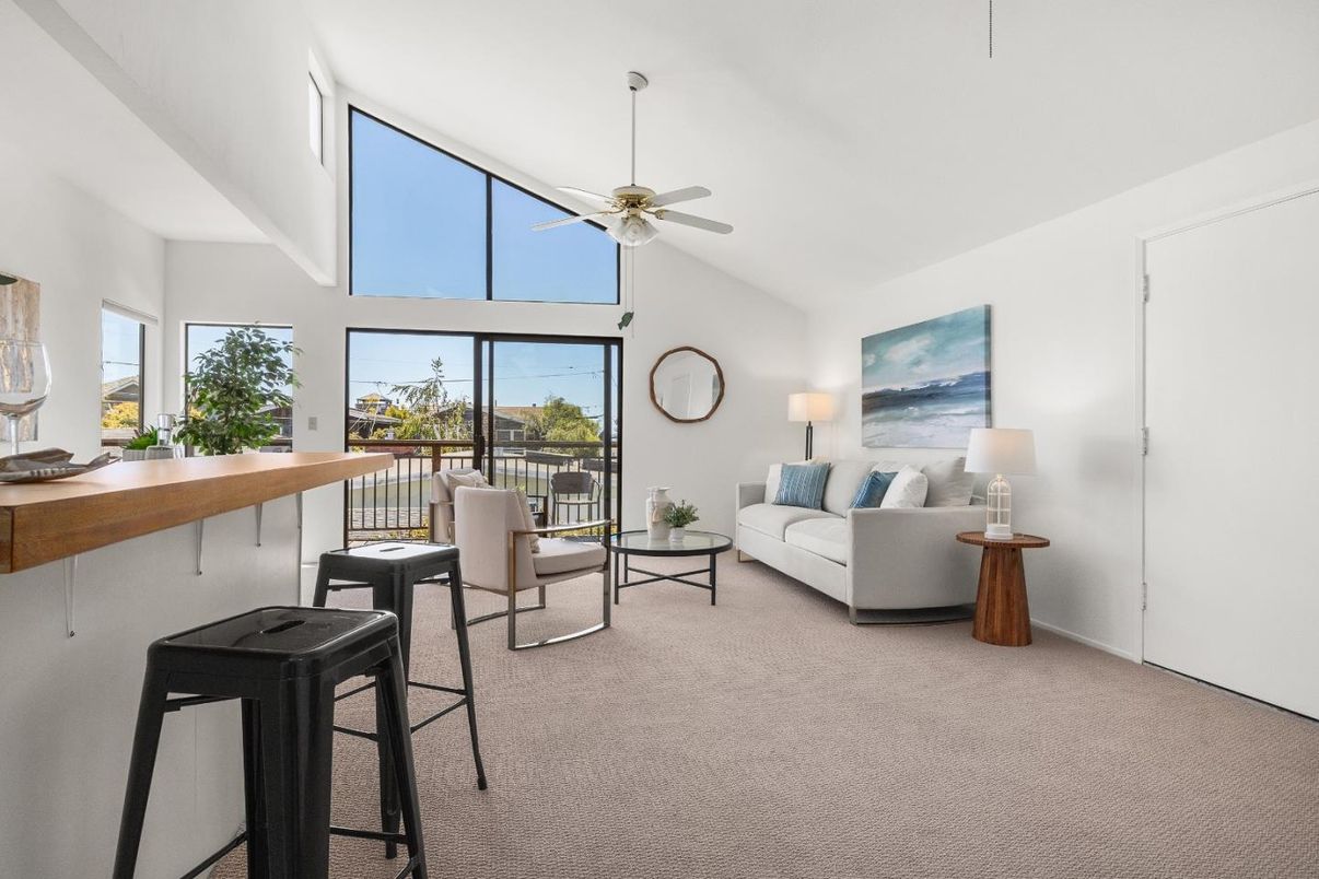 Interior, Living room, Water
