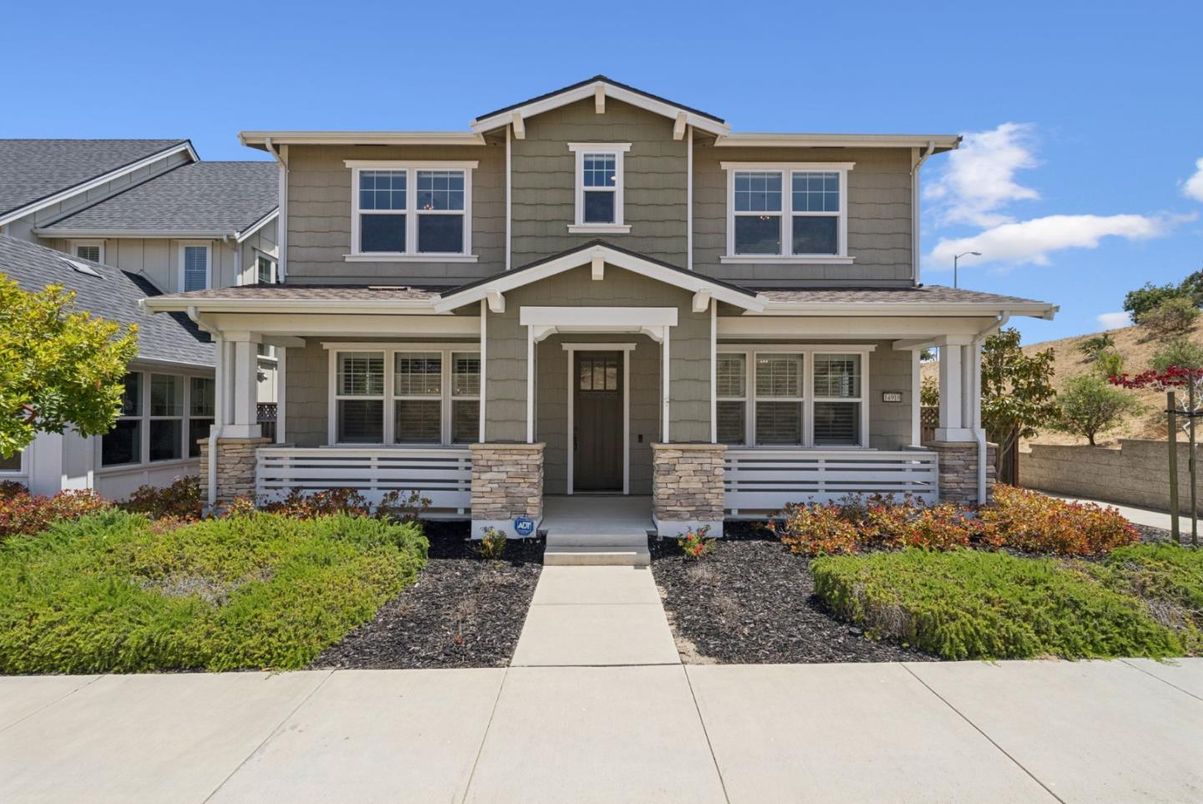 Exterior, Facade, American Craftsman