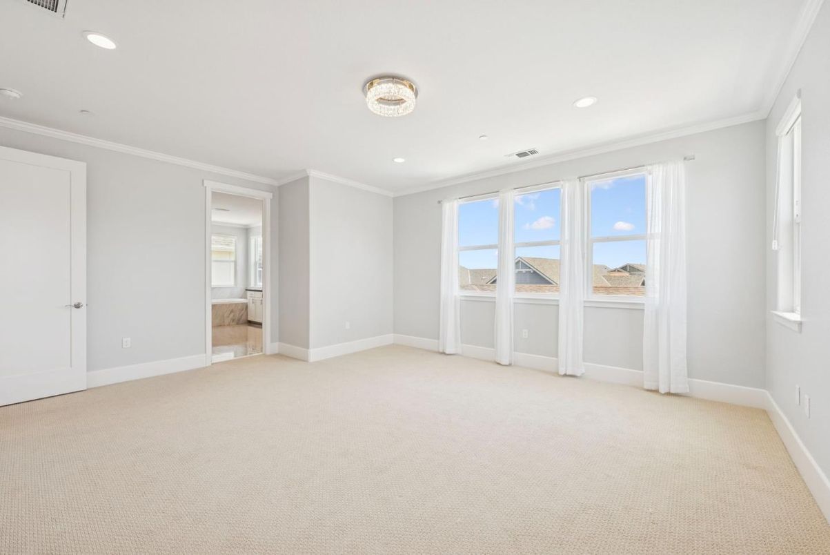 Empty room, Interior, Recessed Lighting
