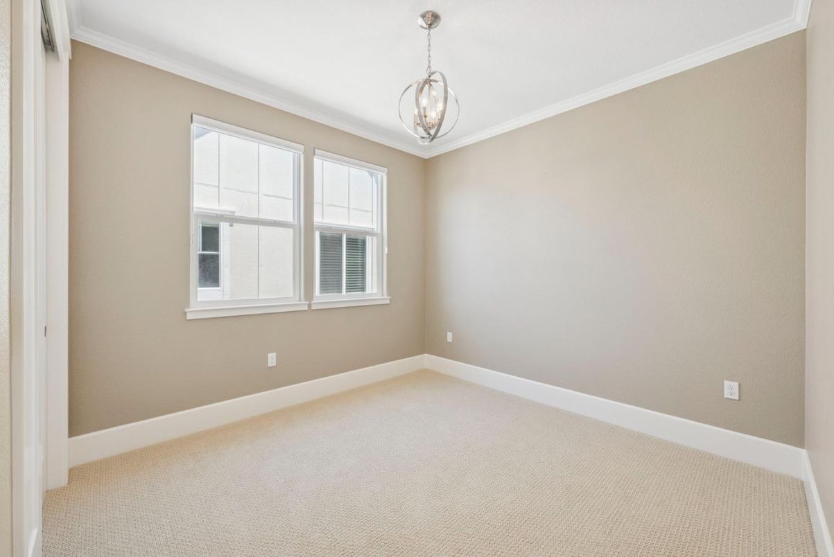 Empty room, Interior, Pendant Lights