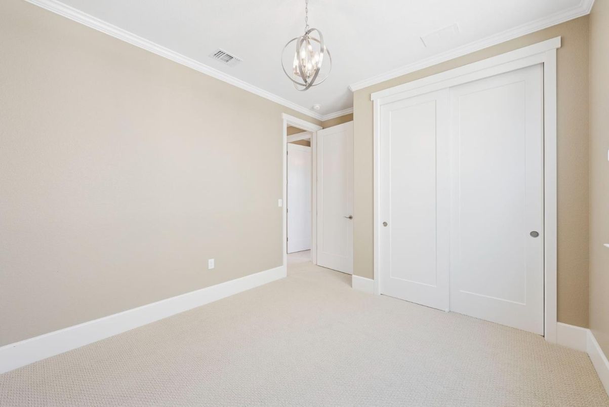 Empty room, Interior, Pendant Lights