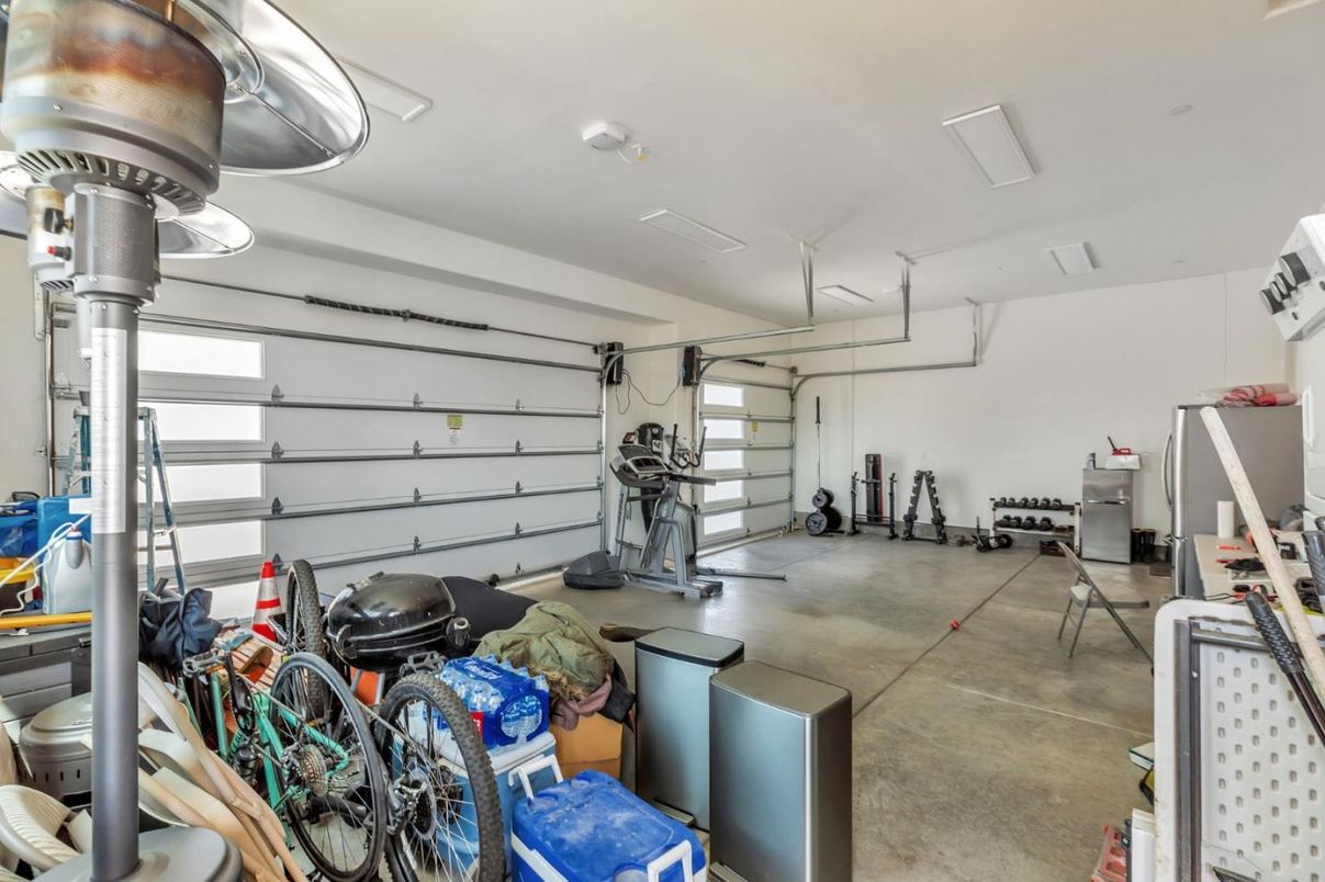 Garage, Interior