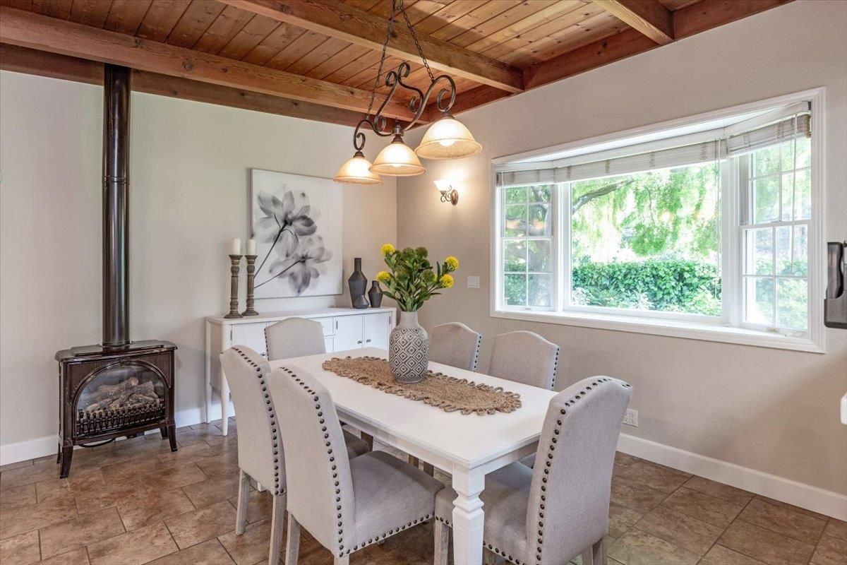 Dining room, Interior, Pendant Lights, Wooden Beams, Wooden Ceilings