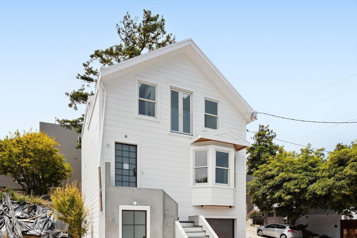 Attached, Exterior, Facade, Farmhouse