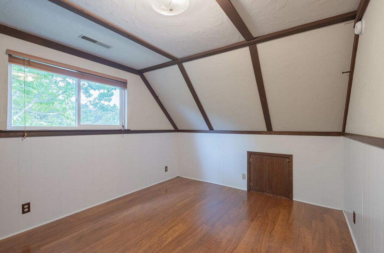 Empty room, Interior, Wooden Beams, Wood Texture Flooring