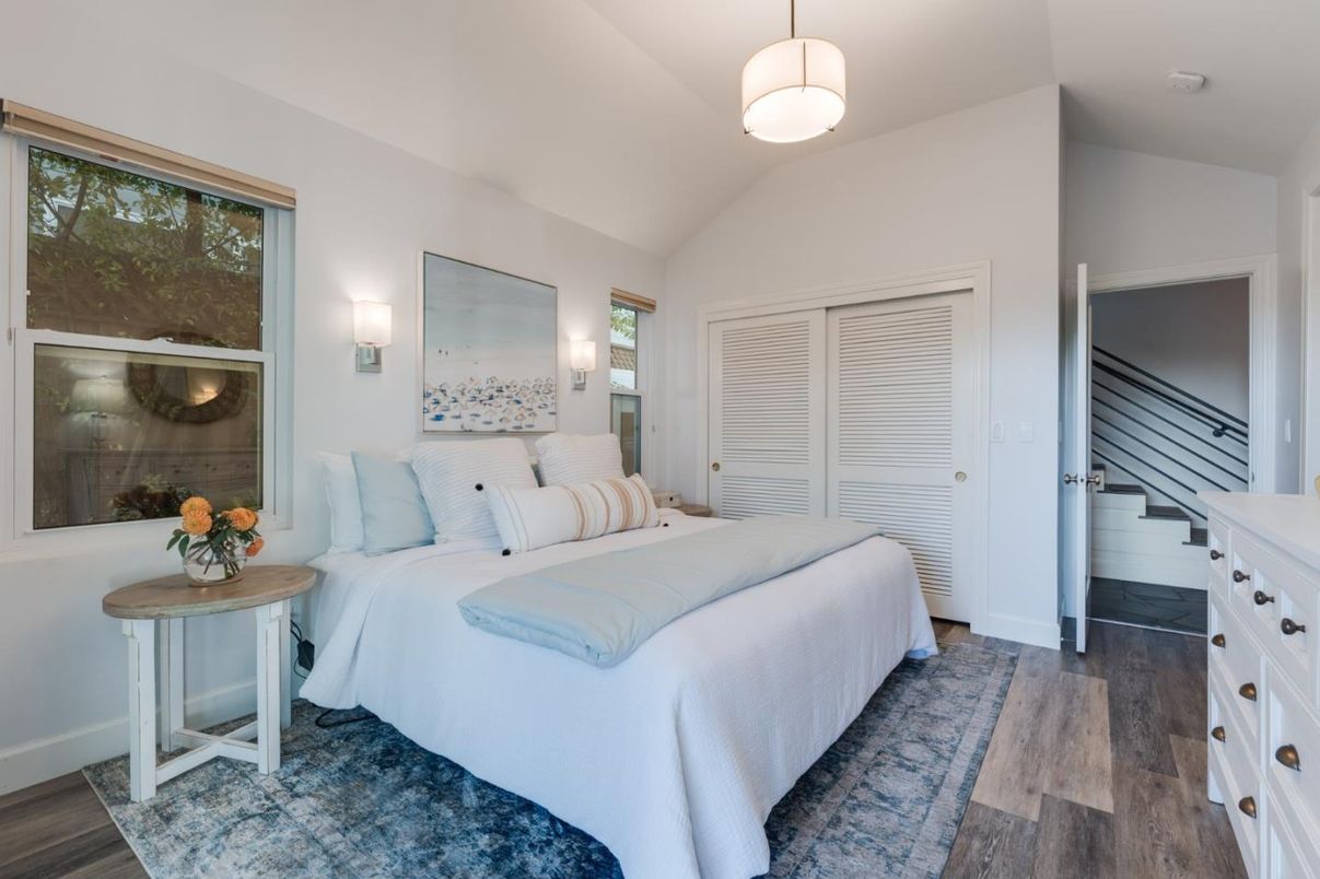 Bedroom, Interior, Pendant Lights, Wood Texture Flooring