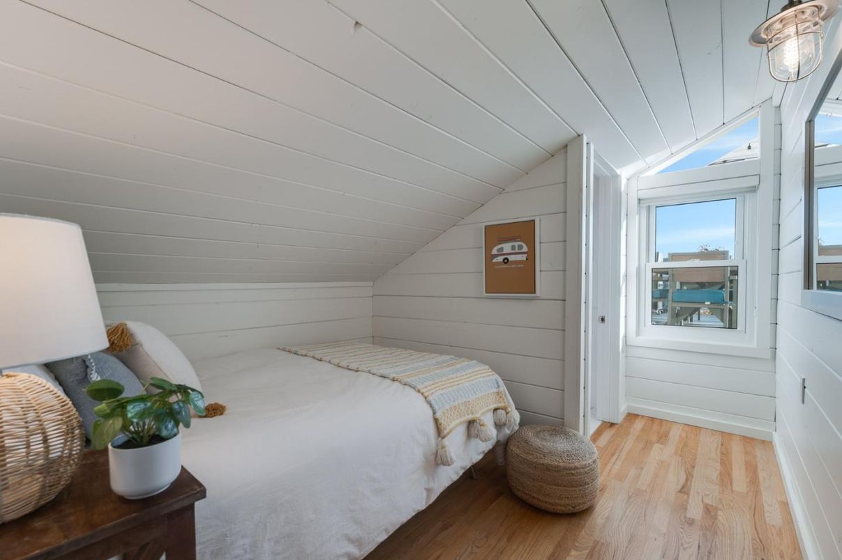 Bedroom, Interior, Water, Wood Texture Flooring