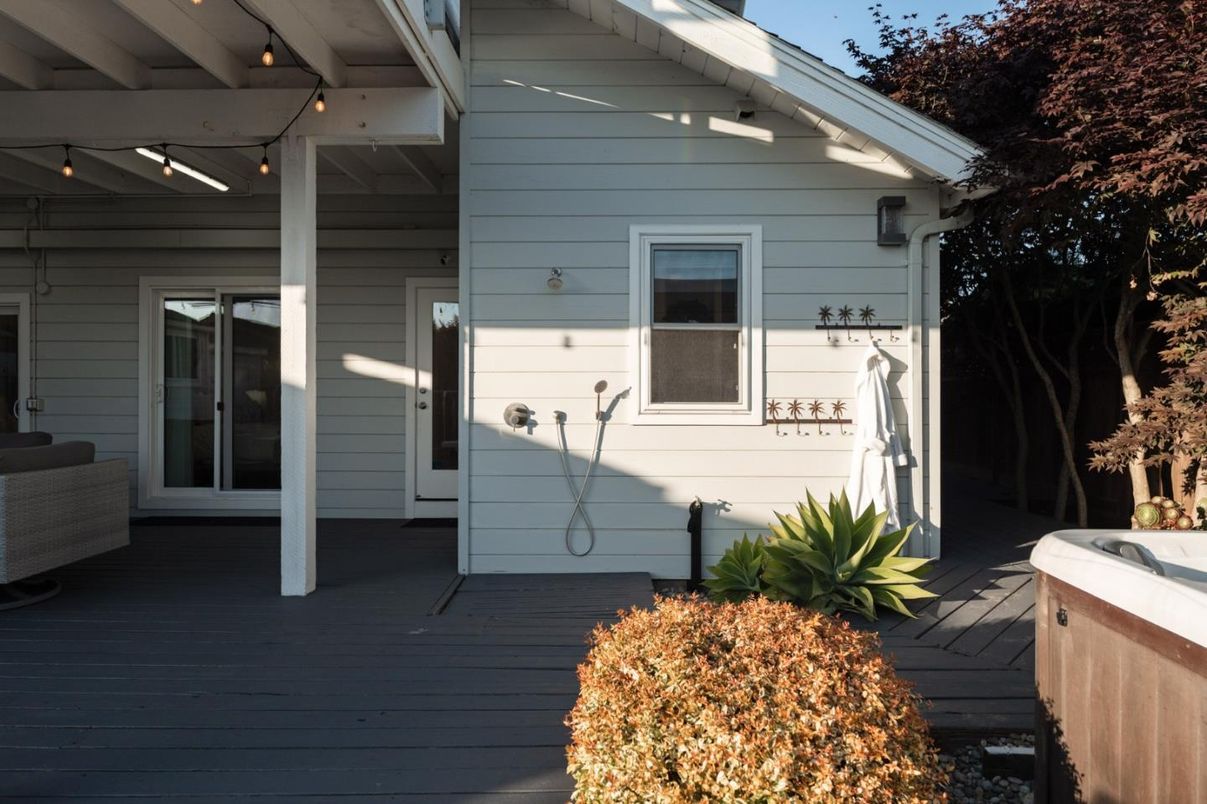 Exterior, Hot Tub