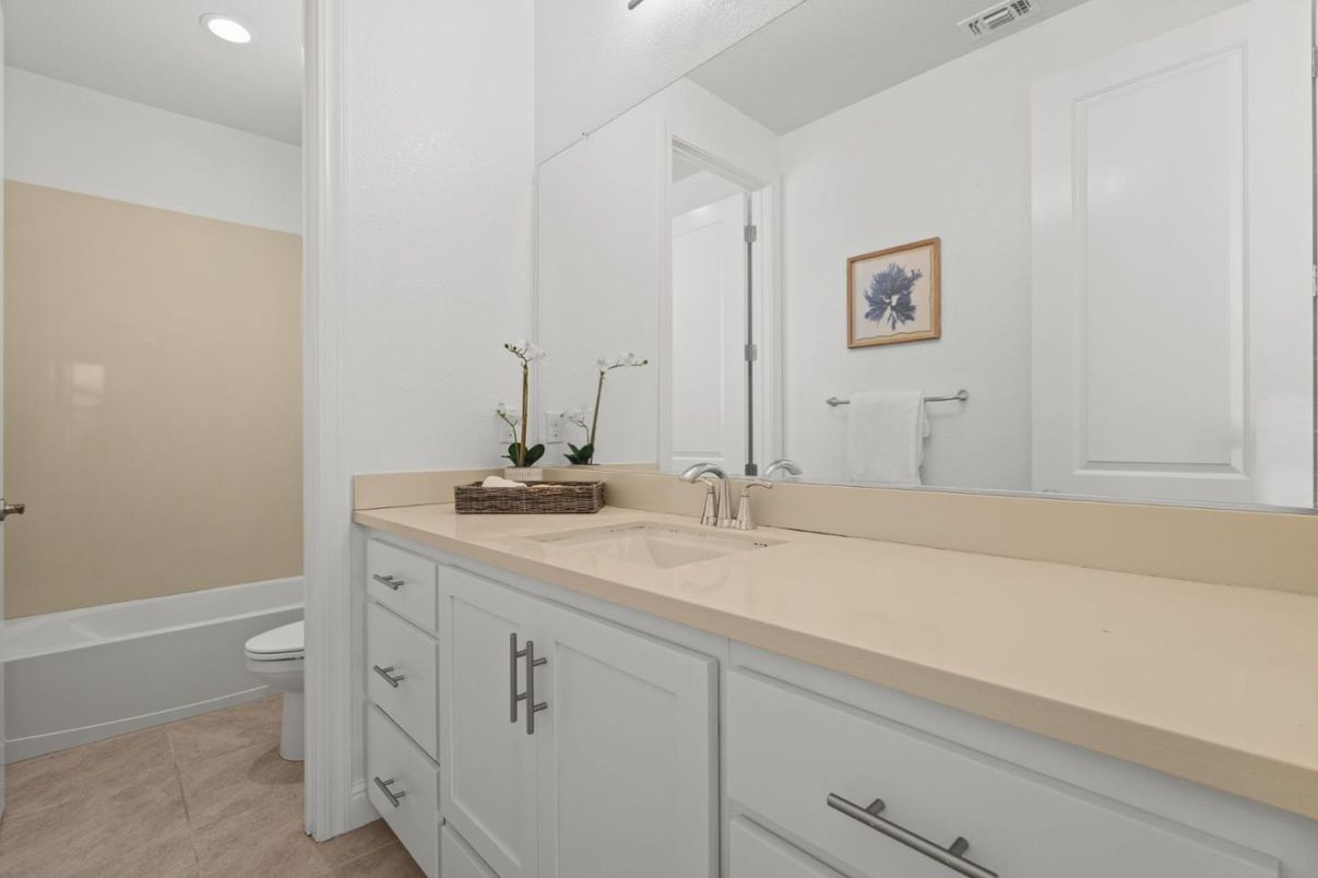 Bathroom, Interior, Recessed Lighting