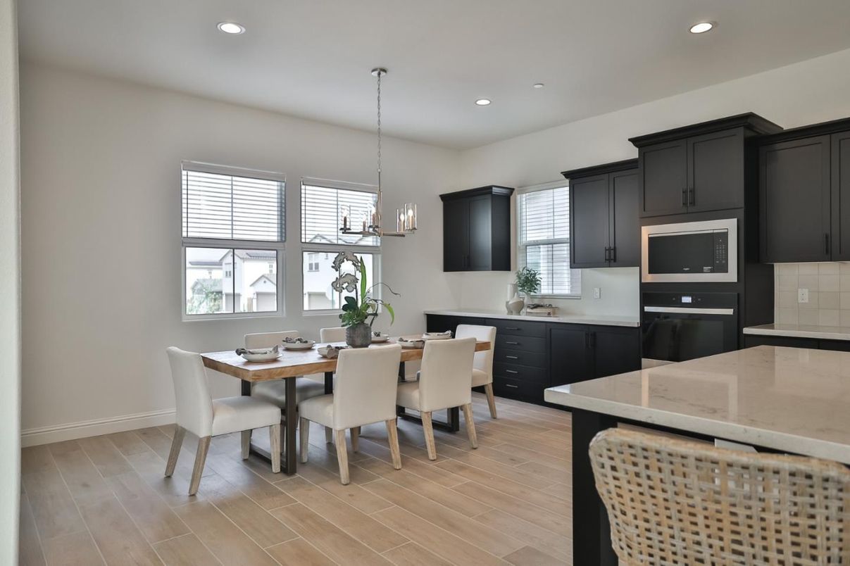Dining room, Interior, Kitchen, Pendant Lights, Recessed Lighting, Wood Texture Flooring