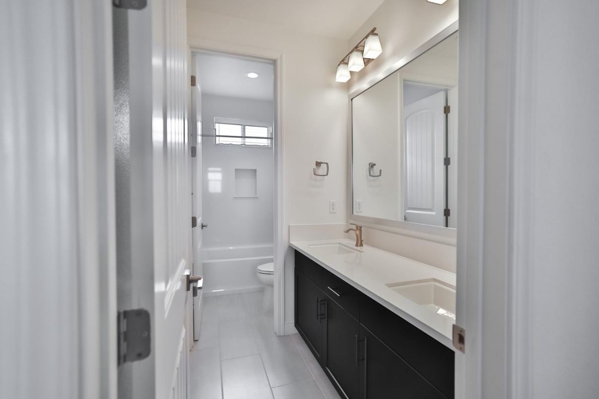Bathroom, Dual Sink Vanities, Interior, Recessed Lighting