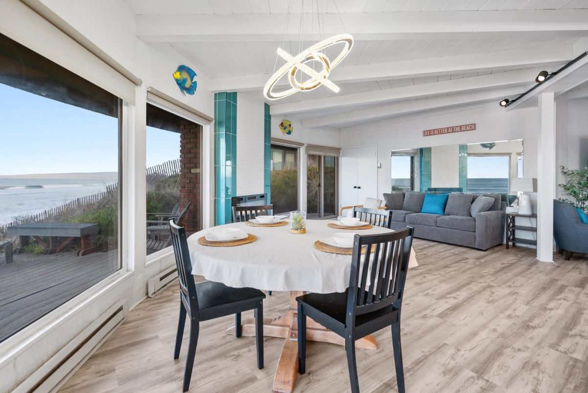 Dining room, Interior, Living room, Pendant Lights, Water, Wood Texture Flooring